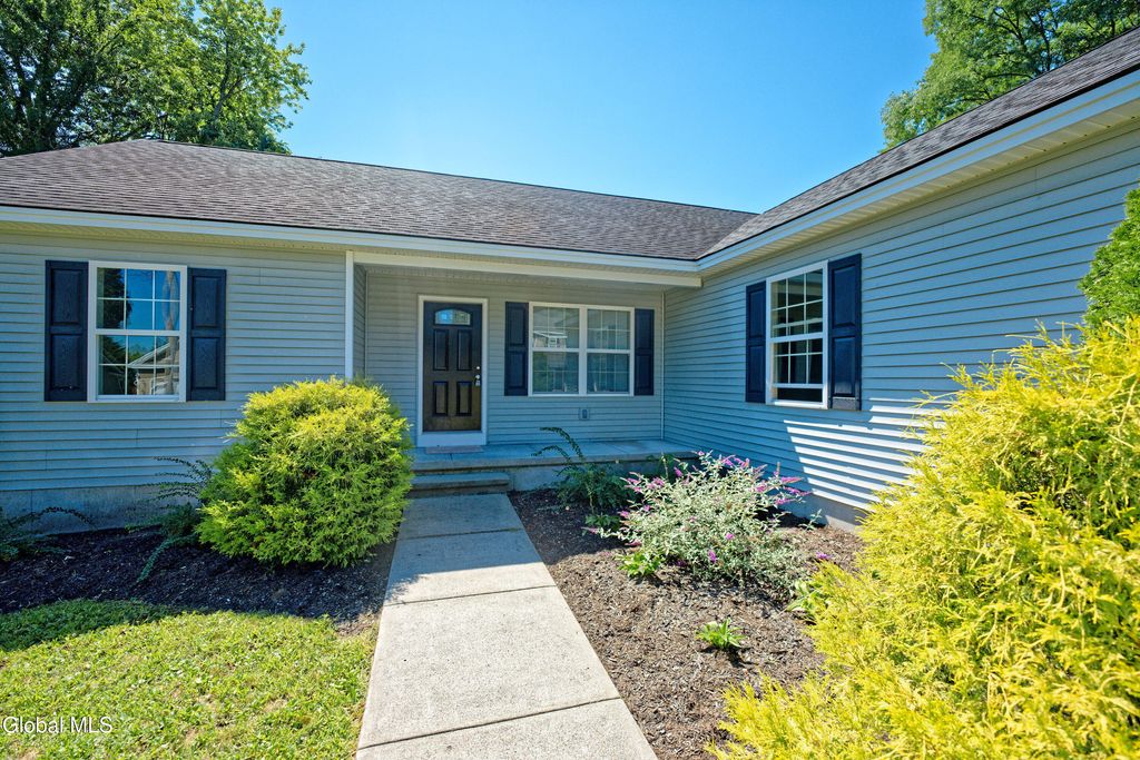 11 E Boylston Street, Glens Falls, NY 12801