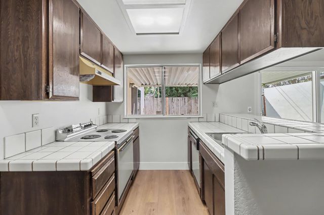 1150 Rosa Del Rio Way, Sacramento, CA 95822