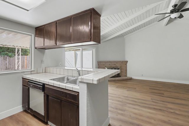 1150 Rosa Del Rio Way, Sacramento, CA 95822