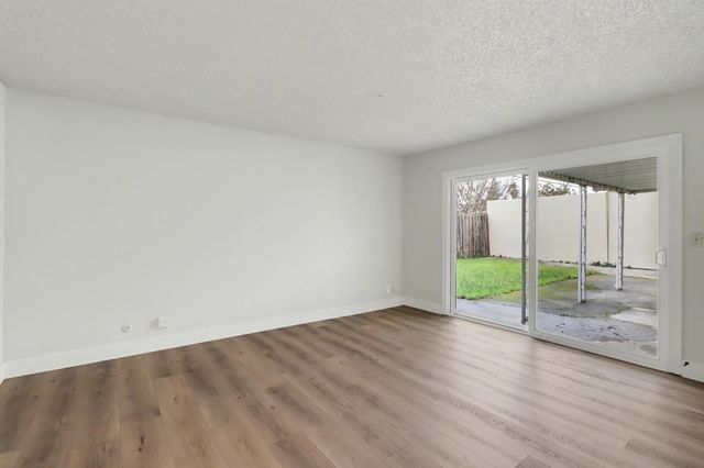 1150 Rosa Del Rio Way, Sacramento, CA 95822