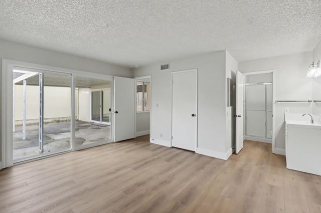 1150 Rosa Del Rio Way, Sacramento, CA 95822