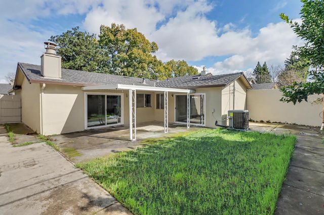 1150 Rosa Del Rio Way, Sacramento, CA 95822