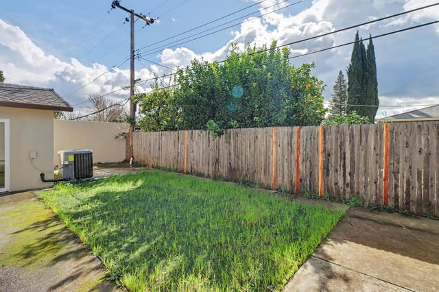 1150 Rosa Del Rio Way, Sacramento, CA 95822