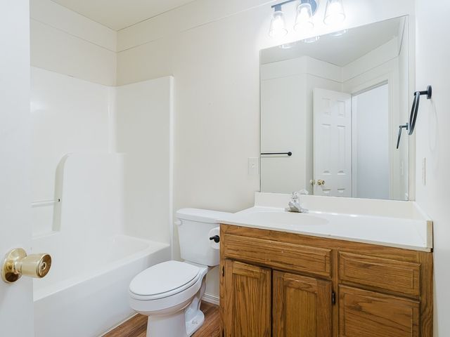 7 Holly Drive A, Bentonville, AR 72712