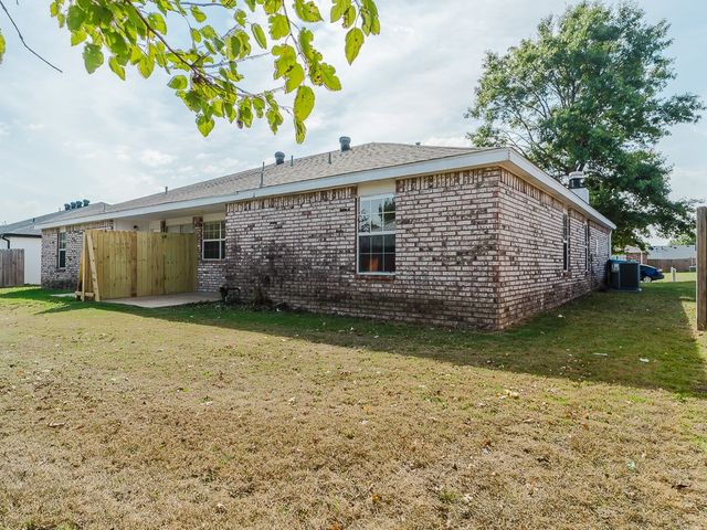 7 Holly Drive A, Bentonville, AR 72712