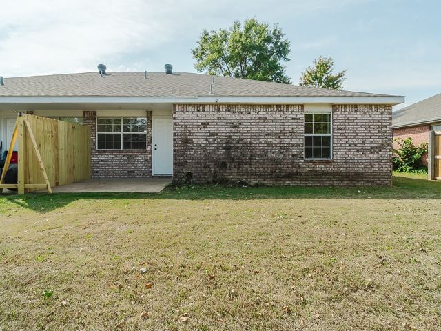 7 Holly Drive A, Bentonville, AR 72712