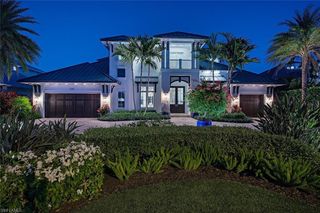 2135 SNOOK DR, Naples, FL 34102