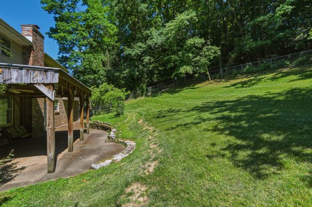 2739 Windemere Dr, Nashville, TN 37214