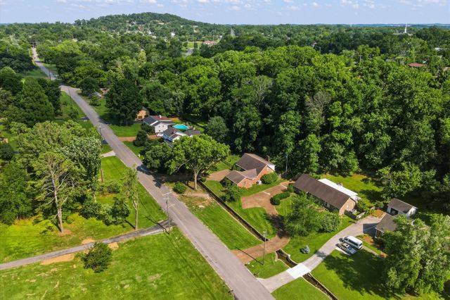 2739 Windemere Dr, Nashville, TN 37214