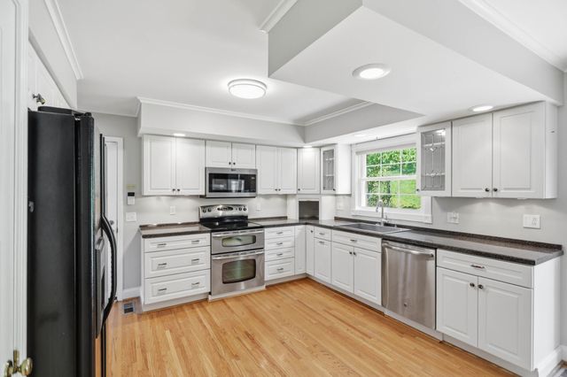 2739 Windemere Dr, Nashville, TN 37214