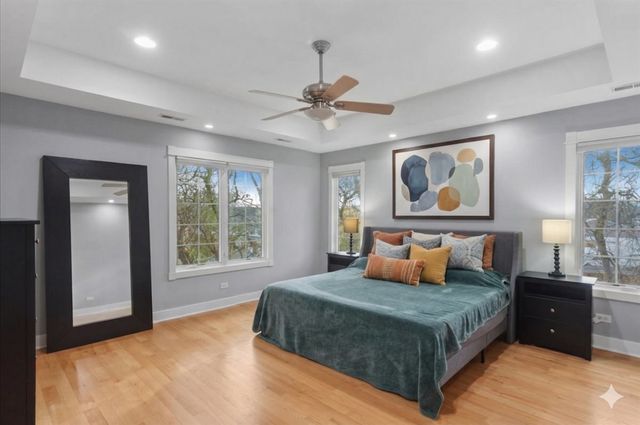 4549 E LARCH Avenue, Glenview, IL 60025