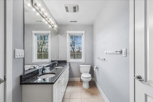 4549 E LARCH Avenue, Glenview, IL 60025