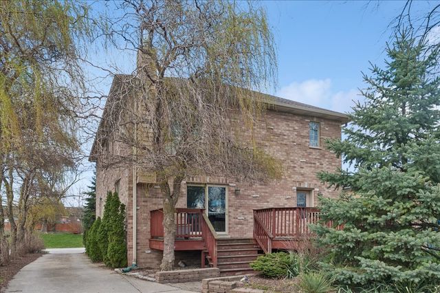 4549 E LARCH Avenue, Glenview, IL 60025