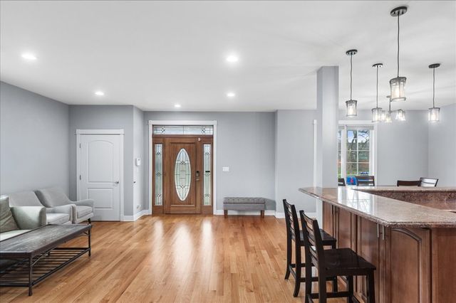 4549 E LARCH Avenue, Glenview, IL 60025