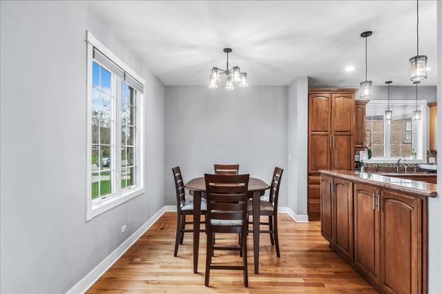 4549 E LARCH Avenue, Glenview, IL 60025