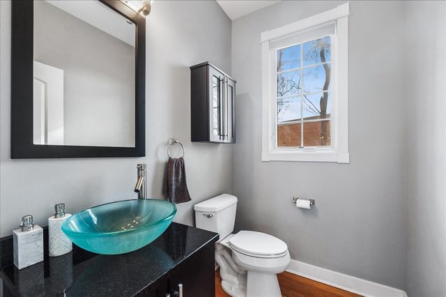 4549 E LARCH Avenue, Glenview, IL 60025