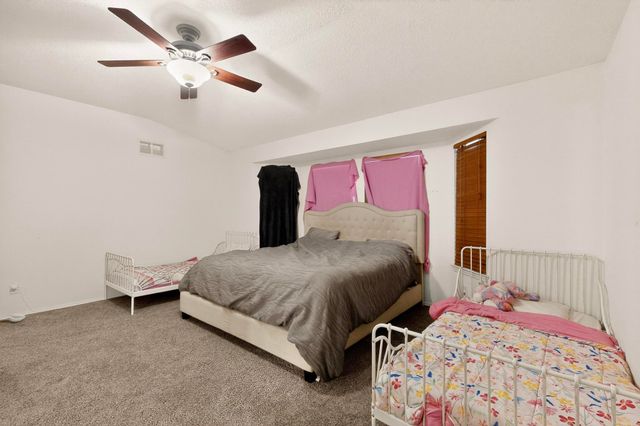 1034 Wagon Trail Street SW, Los Lunas, NM 87031