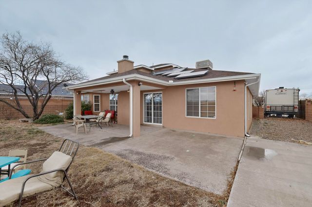 1034 Wagon Trail Street SW, Los Lunas, NM 87031