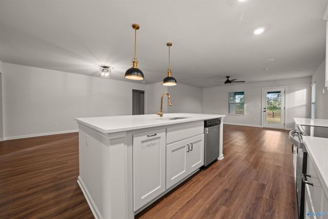 124 Varina Drive, Owens Cross Roads, AL 35763