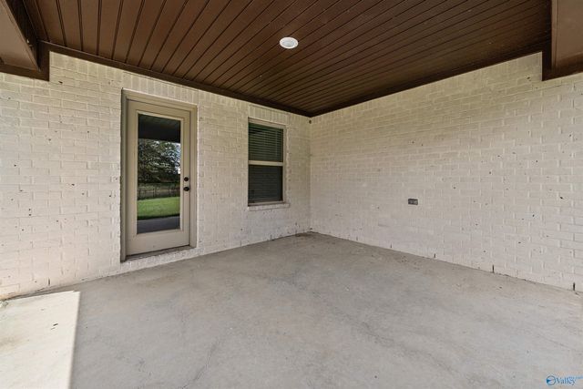 124 Varina Drive, Owens Cross Roads, AL 35763