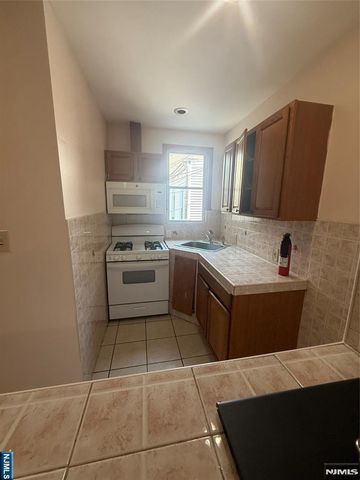 1304 Summit Avenue, Union City, NJ 07087