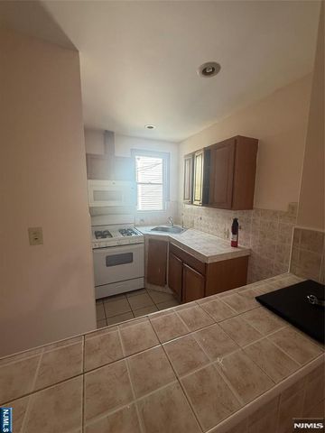 1304 Summit Avenue, Union City, NJ 07087