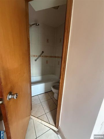 1304 Summit Avenue, Union City, NJ 07087