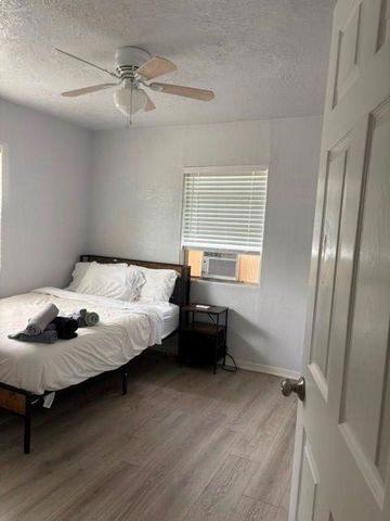 6734 Burkett Street 4, Houston, TX 77021