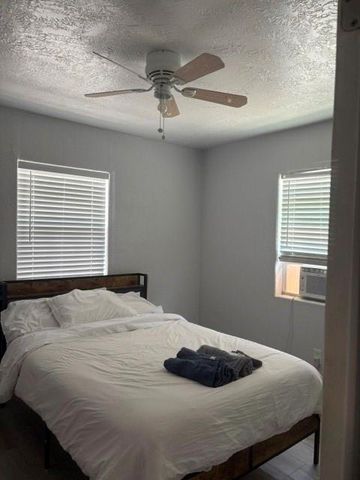 6734 Burkett Street 4, Houston, TX 77021