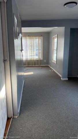 21144 Pinecrest Street, Taylor, MI 48180