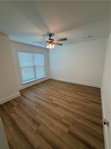 908 S Canvasback Drive, Siloam Springs, AR 72761