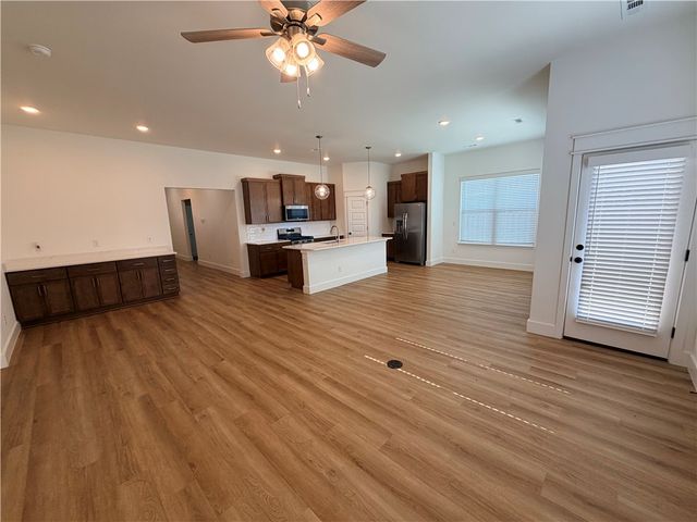 908 S Canvasback Drive, Siloam Springs, AR 72761