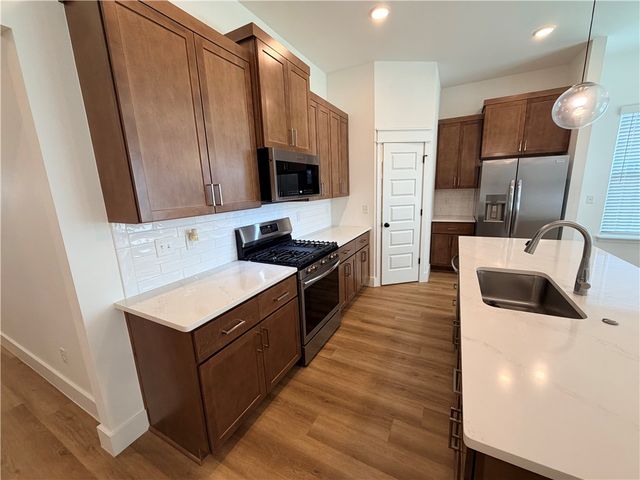 908 S Canvasback Drive, Siloam Springs, AR 72761