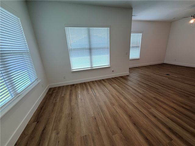 908 S Canvasback Drive, Siloam Springs, AR 72761