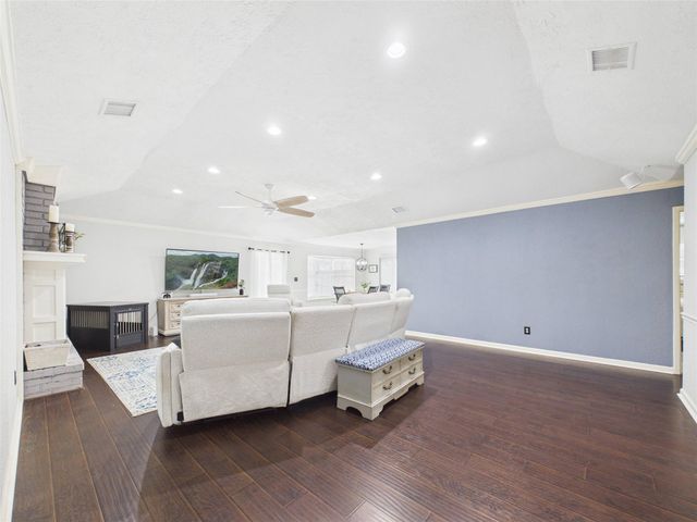 2818 New England Court, Webster, TX 77598