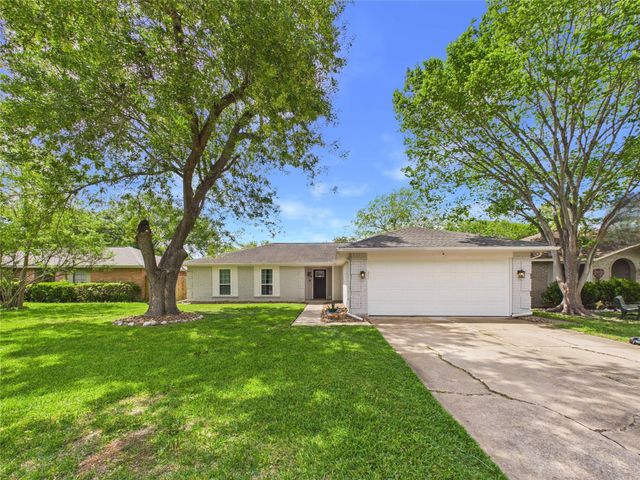 2818 New England Court, Webster, TX 77598