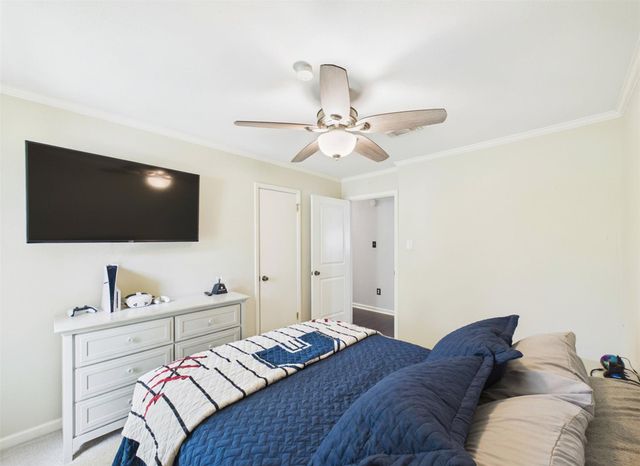 2818 New England Court, Webster, TX 77598