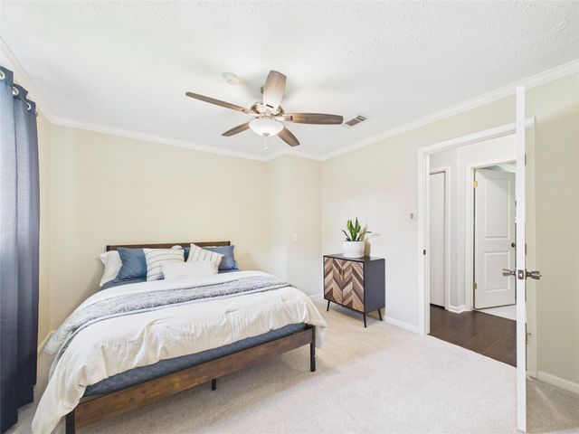 2818 New England Court, Webster, TX 77598