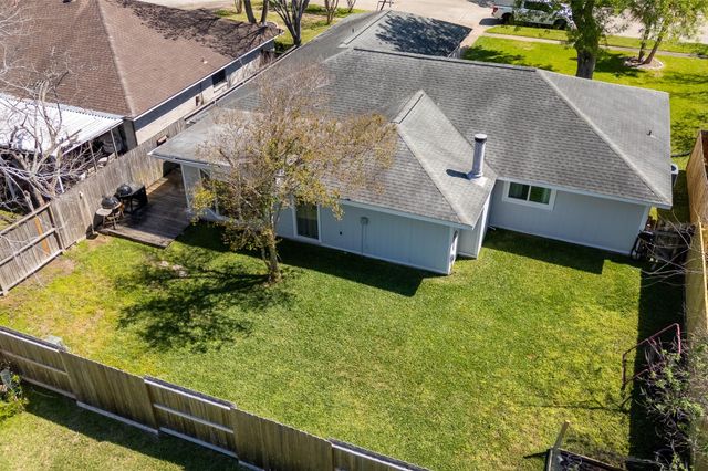 2818 New England Court, Webster, TX 77598