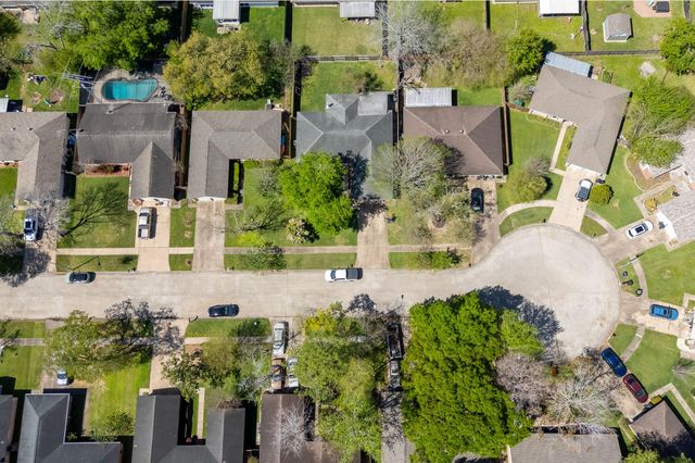 2818 New England Court, Webster, TX 77598