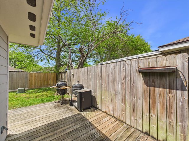 2818 New England Court, Webster, TX 77598