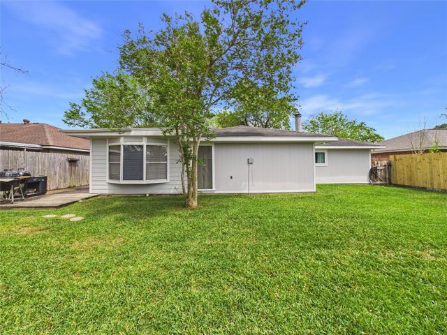 2818 New England Court, Webster, TX 77598