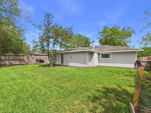 2818 New England Court, Webster, TX 77598