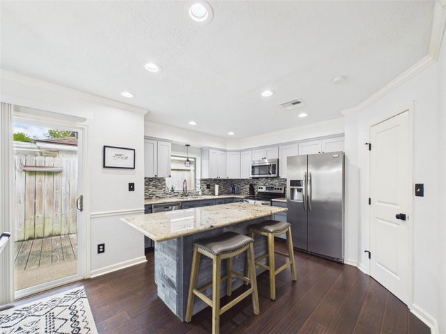 2818 New England Court, Webster, TX 77598