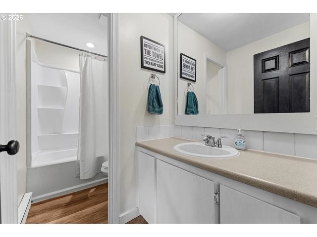 3936 Se 168TH Ave, Portland, OR 97236