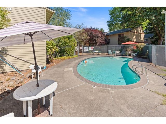 3936 Se 168TH Ave, Portland, OR 97236