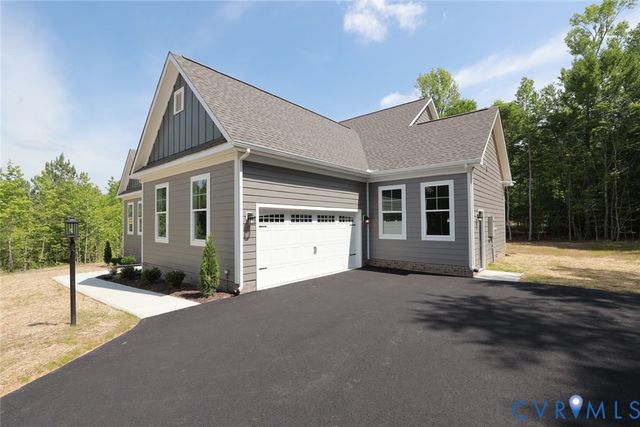 8521 Roden Dr, Hanover, VA 23111