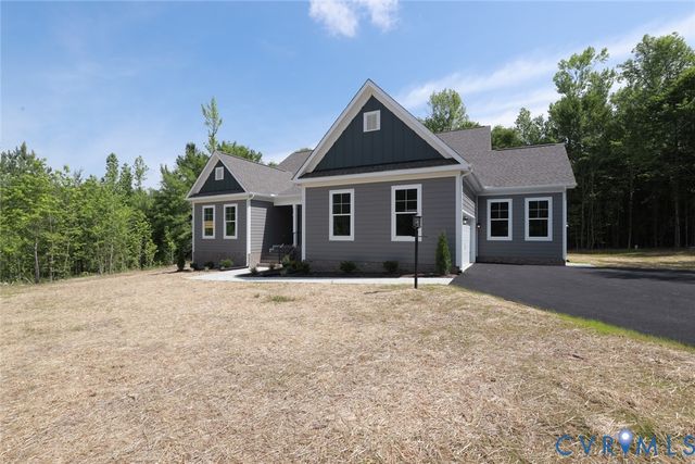 8521 Roden Dr, Hanover, VA 23111
