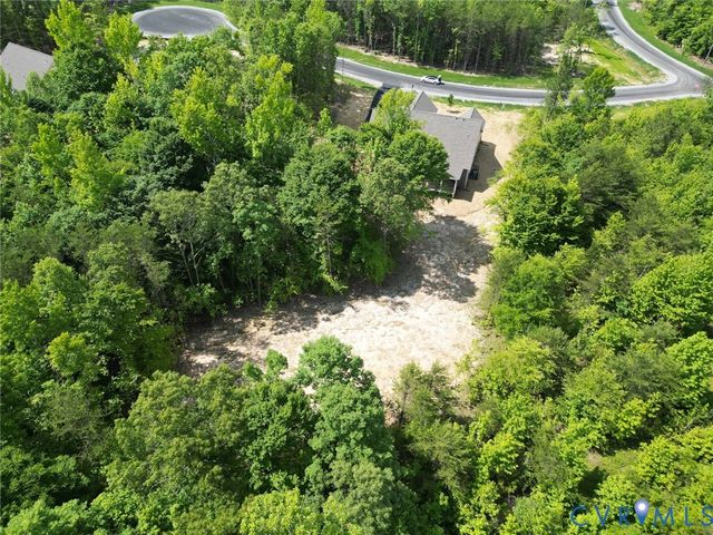 8521 Roden Dr, Hanover, VA 23111