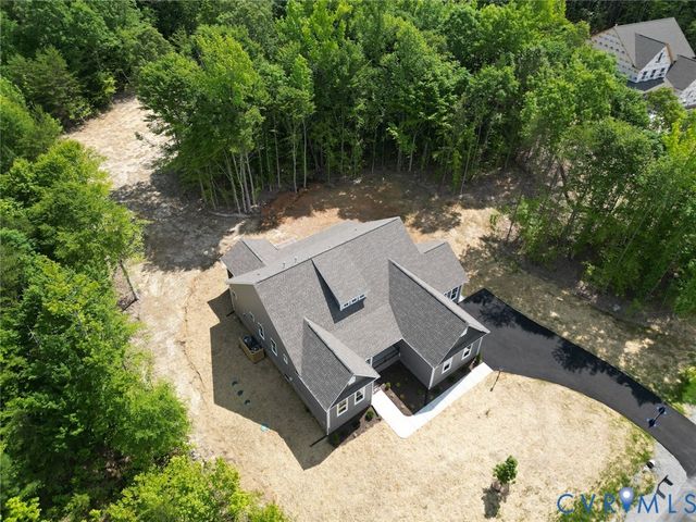 8521 Roden Dr, Hanover, VA 23111